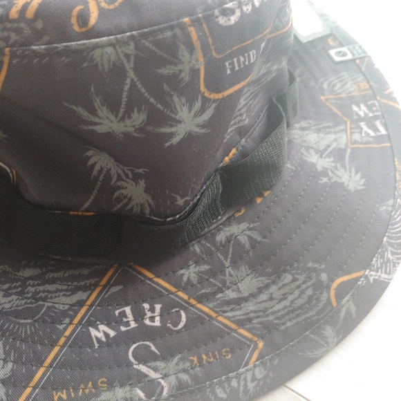 Salty Crew NEW Greatest Hits Bucket Hat - Picture 3 of 9